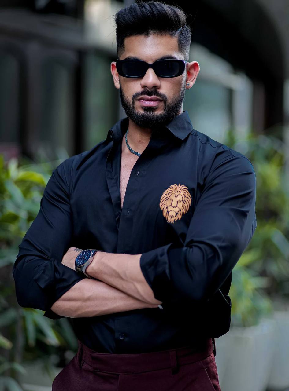 Men’s Black Slim Fit Lion Embroidery Shirt